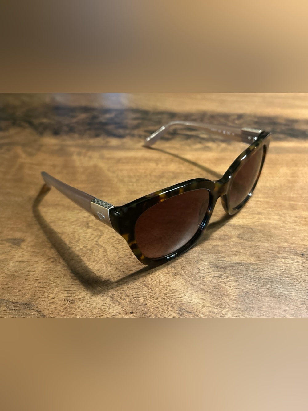 O by Oscar de la Renta SSC5173 Cat-Eye Tortoise Shell Sunglasses